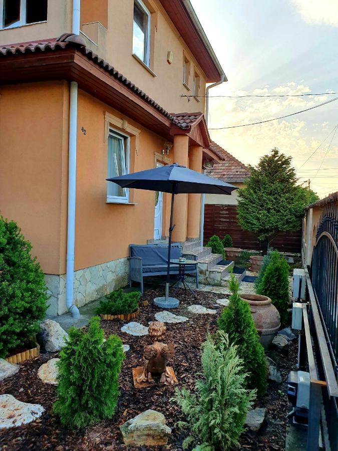 Airport Luxury Apartman 42 Vecses Luaran gambar