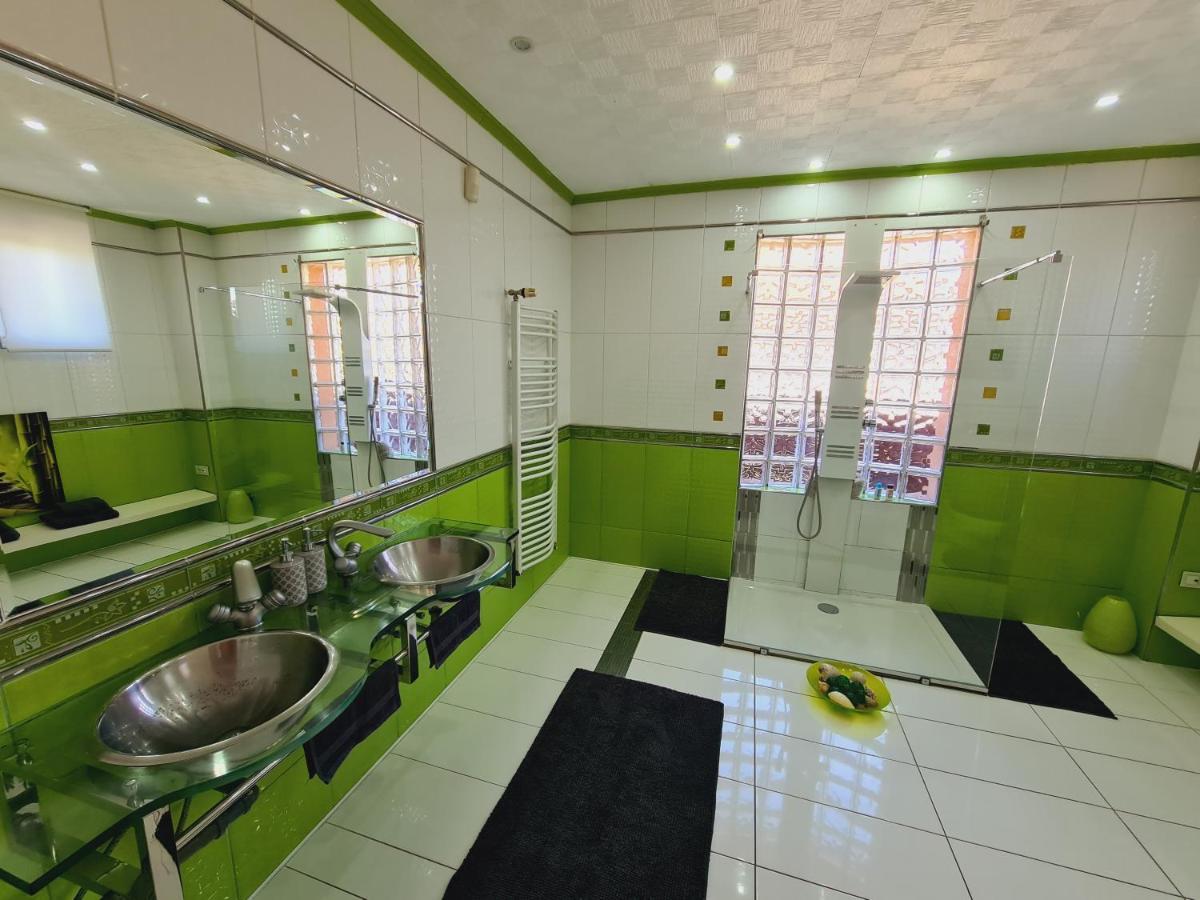 Airport Luxury Apartman 42 Vecses Luaran gambar