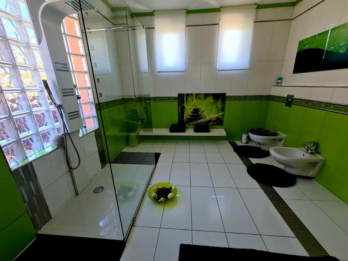 Airport Luxury Apartman 42 Vecses Luaran gambar